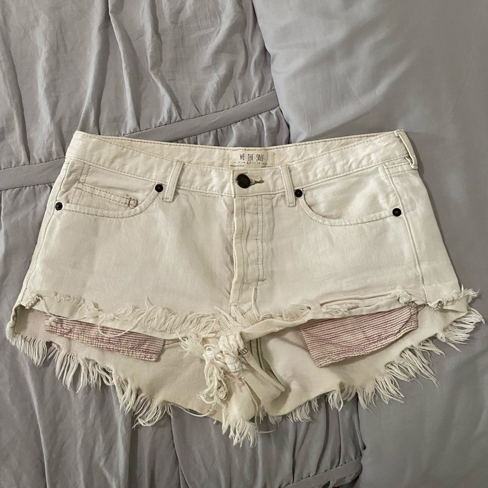 FREE PEOPLE DENIM SHORTS LOVING GOOD VIBRATIONS